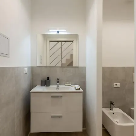 Apartment Free Parking - 1 Min Metro To Duomo - Loft Moderno *